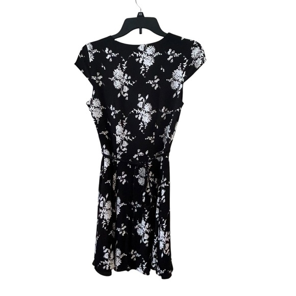 H & M Black and White Dress Floral Dress - Picture 4 of 9